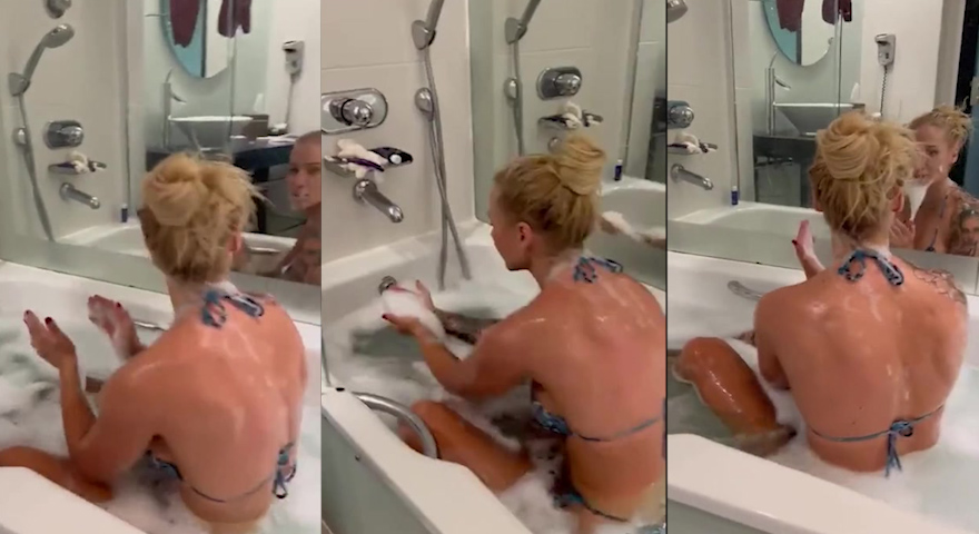 Ebanie Bridges / Blonde Bomber Leaks Nude Shower