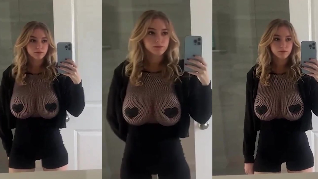 Zoe Moore Camshow Big Tits In Bathroom – Onlyfans s