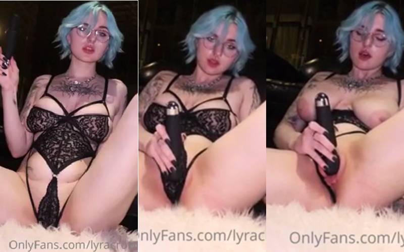 Lyra Crow Sexy Riding Dildo So Hot Video s