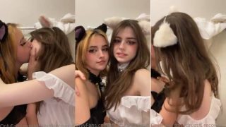 Hannah Owo / Hannahowo Lesbian Kissing